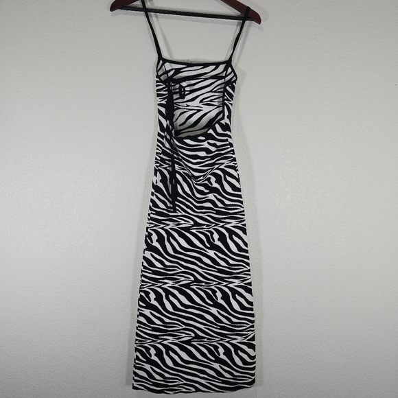 Zara Jacquard Animal Print‎ Zebra Midi Open Back Stretch Knit Dress Size Small - Picture 9 of 13